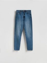 Jeansy mom fit z dłuższą nogawką - granatowy. Niebieskie jeansy Reserved, bez wzorów. Za 129.99 zł.