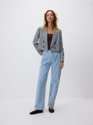 Krótka marynarka w pepitkę - wielobarwny. Marynarki i żakiety Reserved, l, bez wzorów, z bawełny. Za 229.99 zł.