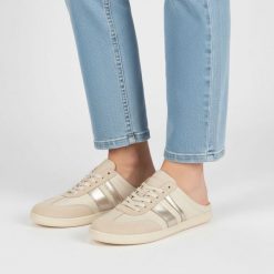 Klapki damskie barefoot Armodo, skórzana cholewka naturalna niska sportowa forma sznurowana konstrukcja z dekoracyjnymi panelami płaska elastyczna po. Brązowe klapki Armodo, bez wzorów, bez obcasa, na płaskiej podeszwie. Za 349.00 zł.