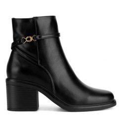 Botki Clara Barson. Czarne botki Clara Barson, bez wzorów, bez obcasa, na słupku, bez zapięcia. Za 179.99 zł.
