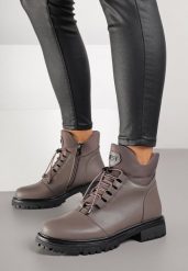 Szare Skórzane Botki w Stylu Workerów Giomira. Szare botki Born2be, bez wzorów, z dresówki, bez obcasa, na płaskiej podeszwie, bez zapięcia. Za 229.99 zł.
