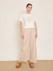 BGN Spodnie w kolorze beżowym rozmiar: 34. Brązowe spodnie materiałowe BGN, na co dzień, bez wzorów, z materiału. Za 121.99 zł.