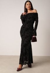 Czarna Koktajlowa Sukienka VICES z Odkrytymi Ramionami i Welurowym Wzorem Drensyss. Czarne sukienki Born2be, l, bez wzorów, z weluru, klasyczne, bez kołnierzyka, bez ramiączek, maxi, z odkrytymi ramionami. Za 169.99 zł.