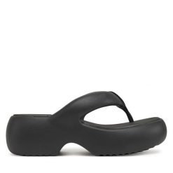 Japonki Melissa. Czarne klapki Melissa, bez wzorów, bez obcasa. Za 279.99 zł.