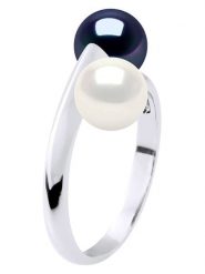 ATELIERS SAINT GERMAIN Srebrny pierścionek z perłami rozmiar: onesize. Białe pierścionki ATELIERS SAINT GERMAIN, z perłą, srebrne. Za 339.99 zł.