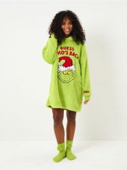 Piżama Grinch - zielony. Zielone piżamy Sinsay, bez wzorów, bez ramiączek. Za 79.99 zł.