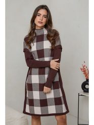 Soft Cashmere Sukienka dzianinowa w kolorze kremowo-brązowym rozmiar: 38/40. Brązowe sukienki Soft Cashmere, na co dzień, bez wzorów, z dzianiny, klasyczne, bez kołnierzyka, bez ramiączek, midi, proste. Za 136.78 zł.