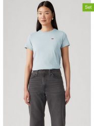 Levi's Koszulka w kolorze błękitnym rozmiar: M. Niebieskie bluzki Levi's®, m, bez wzorów, z bawełny, bez kołnierzyka, bez ramiączek. Za 118.84 zł.