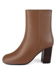 Loft37 Skórzane botki w kolorze jasnobrązowym rozmiar: 35. Brązowe botki loft37, bez wzorów, z okrągłym noskiem, bez obcasa, bez zapięcia. Za 717.99 zł.