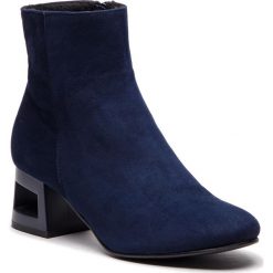 Botki SAGAN - 3072 Granatowy Welur. Niebieskie botki Sagan, bez wzorów, ze skóry, bez obcasa, bez zapięcia. W wyprzedaży za 249.00 zł.