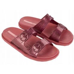 Klapki dla kobiet Ipanema FOLLOW FEM. Czerwone klapki Ipanema, bez wzorów, bez obcasa. Za 99.99 zł.