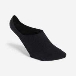 Skarpety niskie 3 sztuki. Czarne skarpety DECATHLON, bez wzorów, z bawełny. Za 39.99 zł.
