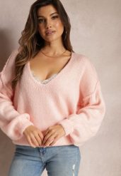 Różowy Sweter z Trójkątnym Dekoltem i Szerokimi Rękawami Sarahena. Czerwone swetry Renee, bez wzorów, bez ramiączek. Za 84.99 zł.