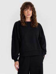 4F Bluza dresowa nierozpinana bez kaptura damska - czarna L. Czarne bluzy 4f, l, bez wzorów, z bawełny, bez kaptura. Za 179.99 zł.