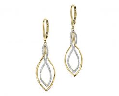 Kolczyki z żółtego złota z diamentami - 0,06 ct - próba 375. Żółte kolczyki Apart, z diamentem, złote. Za 2,990.00 zł.