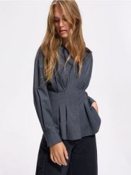 Koszula z domieszką lyocellu - szary. Szare koszule Reserved, l, bez wzorów, z lyocellu, bez kołnierzyka, bez ramiączek. Za 129.99 zł.