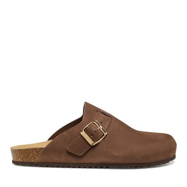 Klapki Geox. Brązowe klapki Geox, bez wzorów, bez obcasa. Za 399.99 zł.