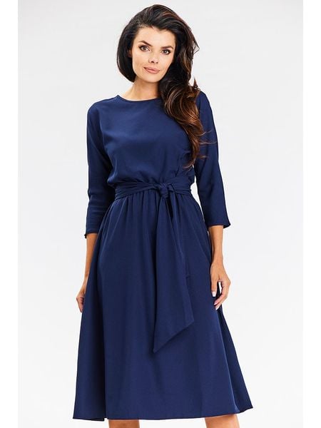 Awama Sukienka w kolorze granatowym rozmiar: M. Niebieskie sukienki Awama, m, bez wzorów, bez kołnierzyka, bez ramiączek, midi. Za 128.95 zł.