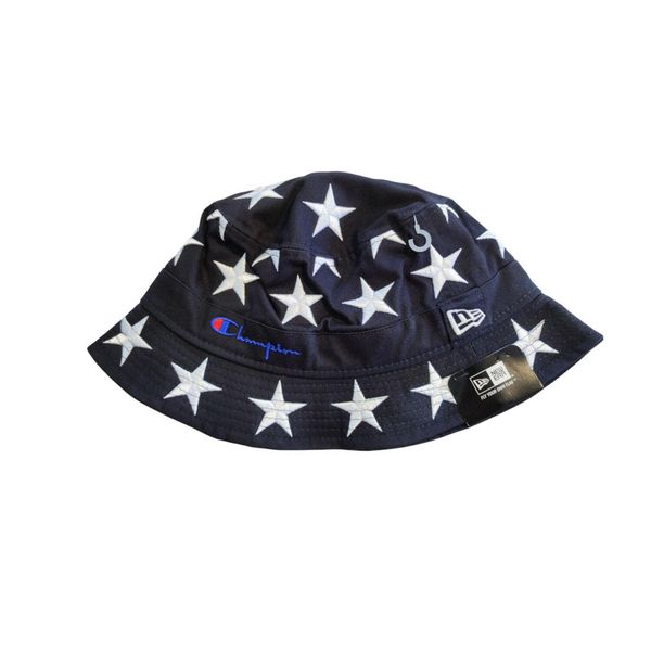 Kapelusz turystyczny unisex Champion. Czarne kapelusze Champion, bez wzorów, z bawełny. W wyprzedaży za 115.00 zł.