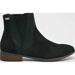 Roxy - Botki. Czarne botki Roxy, bez wzorów, z gumy, z okrągłym noskiem, bez obcasa, na obcasie, bez zapięcia. W wyprzedaży za 229.90 zł.