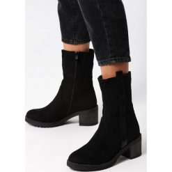 Czarne Botki So Polished. Czarne botki Born2be, bez wzorów, z okrągłym noskiem, przed kolano, bez obcasa, na słupku, bez zapięcia. Za 119.99 zł.