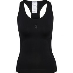 Damski tank top Hummel Flow. Czarne topy Hummel, bez wzorów, bez kołnierzyka, bez ramiączek. Za 207.50 zł.