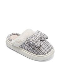 Confly Kapcie w kolorze szarym rozmiar: 40/41. Szare obuwie domowe Confly, bez wzorów, bez zapięcia. Za 78.28 zł.