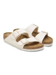 Birkenstock Klapki "Arizona BF" w kolorze kremowym rozmiar: 38. Brązowe klapki Birkenstock, bez wzorów, z otwartym noskiem, bez obcasa. Za 344.95 zł.
