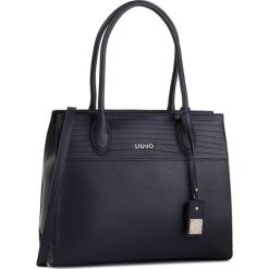 Torebka LIU JO - M Tote N19044 E0027 Midnight 90013. Niebieskie torby na ramię Liu Jo, bez wzorów, ze skóry ekologicznej, na ramię, bez dodatków. W wyprzedaży za 319.00 zł.