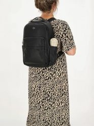 Charm Plecak "Mulberry street" w kolorze czarnym - 28 x 41 x 13,5 cm rozmiar: onesize. Czarne plecaki Charm, bez wzorów, z materiału. Za 180.06 zł.