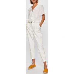 Medicine - Spodnie Summer Tropic. Niebieskie spodnie materiałowe MEDICINE, na co dzień, l, bez wzorów, z bawełny, z podwyższonym stanem. W wyprzedaży za 59.90 zł.