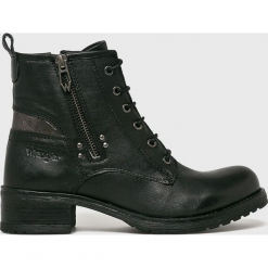 Wrangler - Botki Fire Lace. Czarne botki Wrangler, bez wzorów, z materiału, bez obcasa, bez zapięcia. W wyprzedaży za 339.90 zł.
