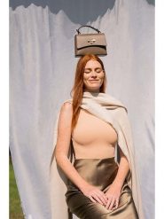 Christian Laurier Skórzana torebka "Mathilde" w kolorze szarobrązowym - 19 x 13 x 7 cm rozmiar: onesize. Brązowe torby na ramię Christian Laurier, bez wzorów, z materiału, przez ramię, bez dodatków. Za 239.99 zł.