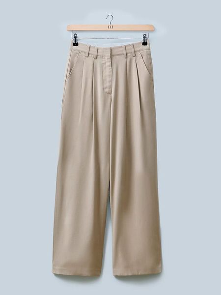 LeGer Spodnie "Elin" w kolorze beżowym rozmiar: 38. Brązowe spodnie materiałowe LeGer, na co dzień, bez wzorów, z materiału, długie. Za 196.70 zł.