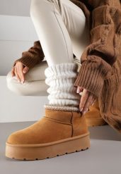 Brązowe Śniegowce na Platformie z Haftem przy Cholewce Sewnera. Brązowe trapery i śniegowce Renee, z dzianiny. Za 69.99 zł.