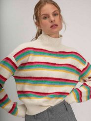 Josephine & Co Sweter "Sverre" w kolorze kremowo-zielono-czerwonym rozmiar: M. Białe swetry Josephine & Co, m, bez wzorów, z wełny, bez ramiączek. Za 330.95 zł.