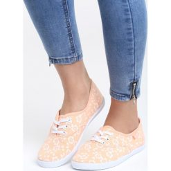Pomarańczowe Tenisówki Rock Me Out. Brązowe trampki Born2be, bez wzorów, bez zapięcia. Za 14.99 zł.