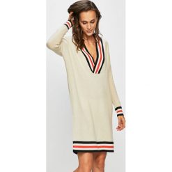 Scotch & Soda - Sukienka. Sukienki Scotch & Soda, na co dzień, s, bez wzorów, z dzianiny, casualowe, bez kołnierzyka, bez ramiączek, mini, proste. W wyprzedaży za 359.90 zł.