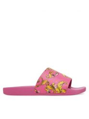 Versace Jeans Couture Klapki 78VA3SQ3 Różowy. Czerwone klapki Versace Jeans Couture, bez wzorów, z jeansu, bez obcasa. Za 229.99 zł.