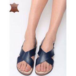 Granatowe Skórzane Sandały Sweet and Funny. Niebieskie sandały Born2be, bez wzorów, ze skóry, bez obcasa, na płaskiej podeszwie, bez zapięcia. Za 69.99 zł.