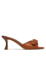 Guess Klapki FLJDI3 ELE03 Brązowy. Brązowe klapki Guess, z aplikacjami, ze skóry, bez obcasa. Za 589.99 zł.