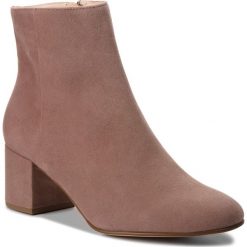 Botki HÖGL - 6-104112 Mauve 8400. Brązowe botki Högl, bez wzorów, z materiału, bez obcasa, na obcasie, bez zapięcia. W wyprzedaży za 379.00 zł.