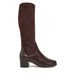 Kozaki Caprice. Brązowe kozaki Caprice, bez obcasa, na słupku, bez zapięcia. Za 489.99 zł.