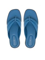 Tommy Hilfiger Japonki FW0FW09216 Niebieski. Niebieskie klapki TOMMY HILFIGER, bez wzorów, ze skóry, bez obcasa. Za 359.99 zł.