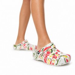 Klapki chodaki damskie Crocs BAYA SEASONAL PRINTED CLOG. Klapki Crocs, bez wzorów, z materiału, bez obcasa. Za 169.00 zł.