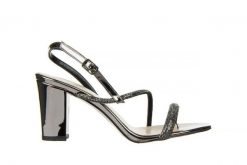 Sandały Bayla-187 380-1701 Platinum 187086, Czarny, Skóra ekologiczna - 37. Czarne sandały Bayla, bez wzorów, z lakierowanej skóry, bez obcasa, na obcasie, bez zapięcia. W wyprzedaży za 170.10 zł.