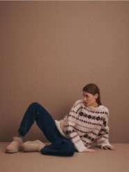 Jeansy wide leg - granatowy. Niebieskie jeansy Reserved, bez wzorów. W wyprzedaży za 99.99 zł.