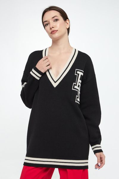 Sukienka wełniana ELISABETTA FRANCHI. Sukienki Elisabetta Franchi, bez wzorów, z wełny, bez kołnierzyka, bez ramiączek. W wyprzedaży za 1,511.20 zł.