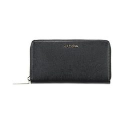 Portfel w kolorze czarnym. Czarne portfele Calvin Klein, bez wzorów, z materiału. W wyprzedaży za 269.95 zł.