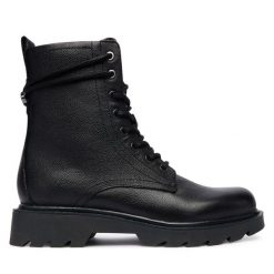 Trapery Tamaris. Czarne trapery i śniegowce Tamaris. Za 509.99 zł.